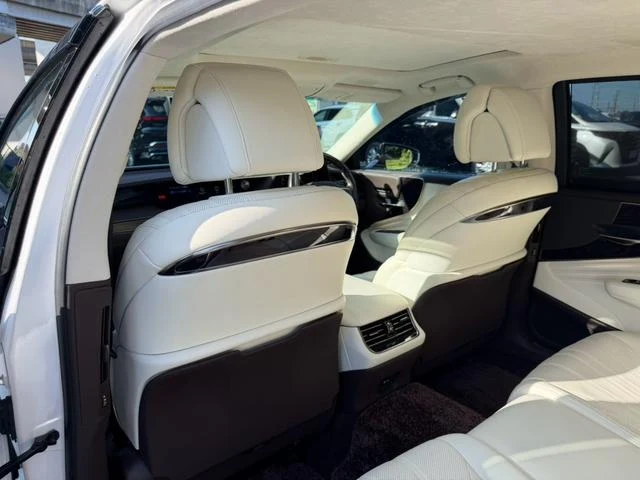 Lexus LS 70