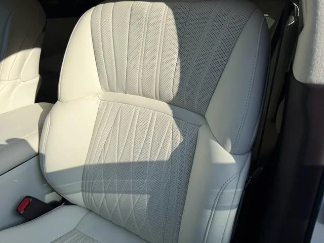 Lexus LS 76