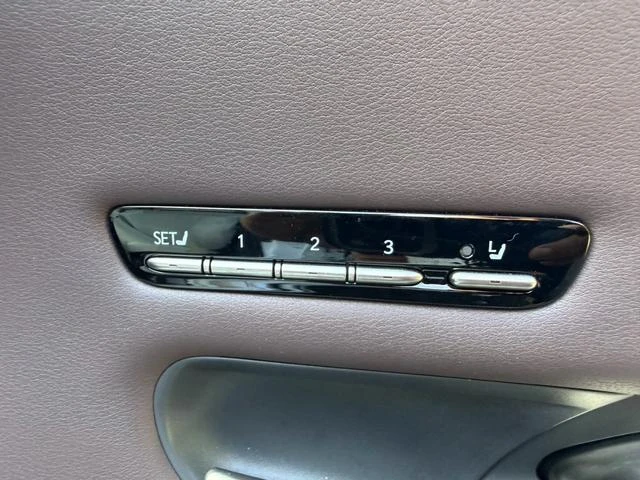Lexus LS 30