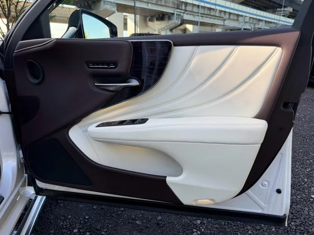 Lexus LS 28
