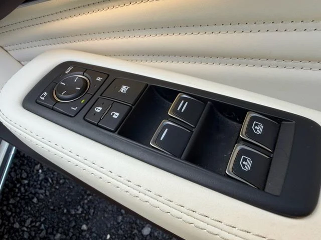 Lexus LS 29