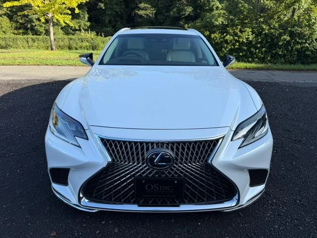 Lexus LS 18