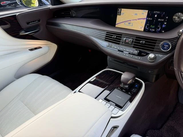 Lexus LS 46