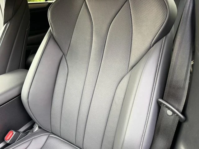 Lexus ES 77