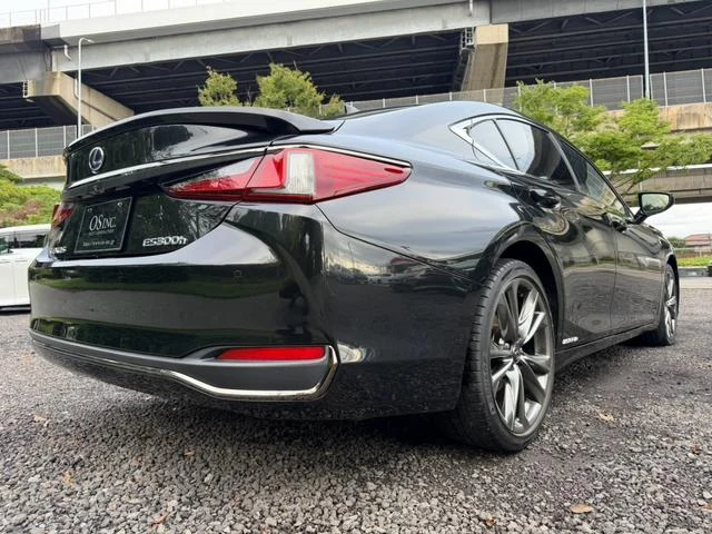 Lexus ES 23