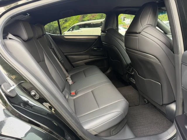 Lexus ES 61