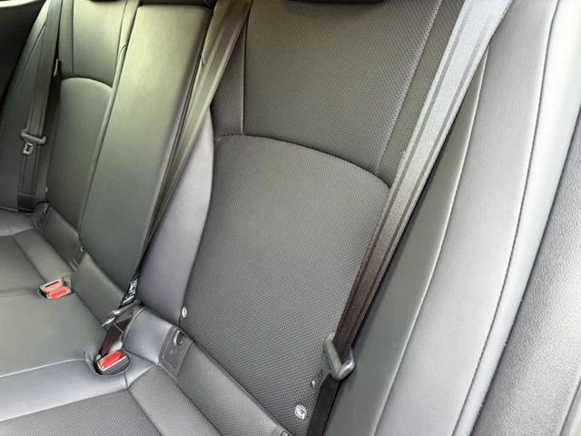 Lexus ES 70