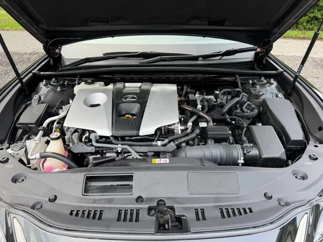 Lexus ES 19