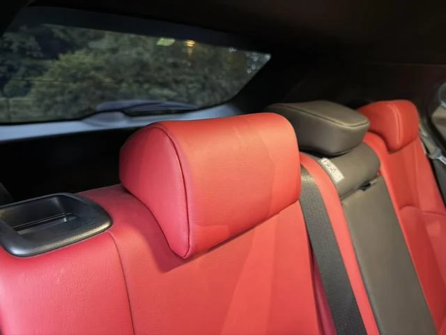 Lexus UX 60