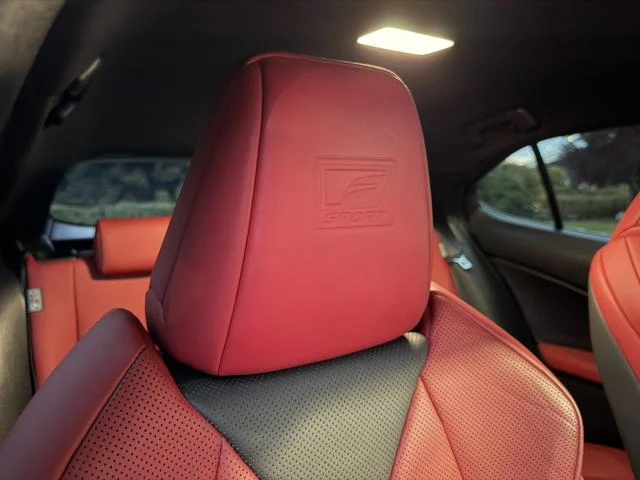 Lexus UX 38
