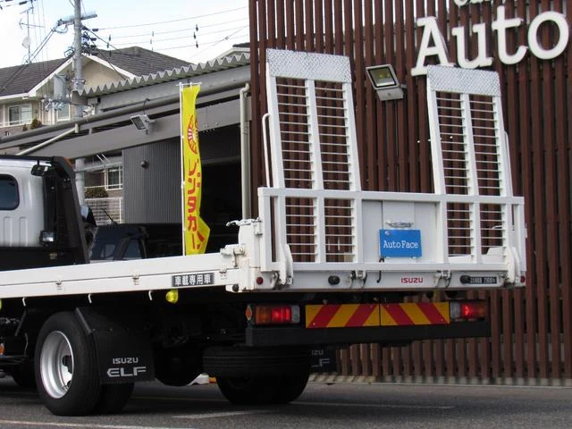 Isuzu ELF 4