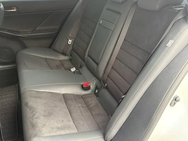 Lexus IS 28