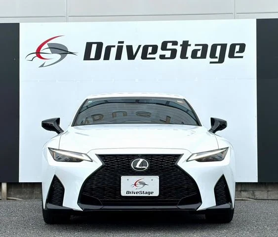 Lexus IS 18