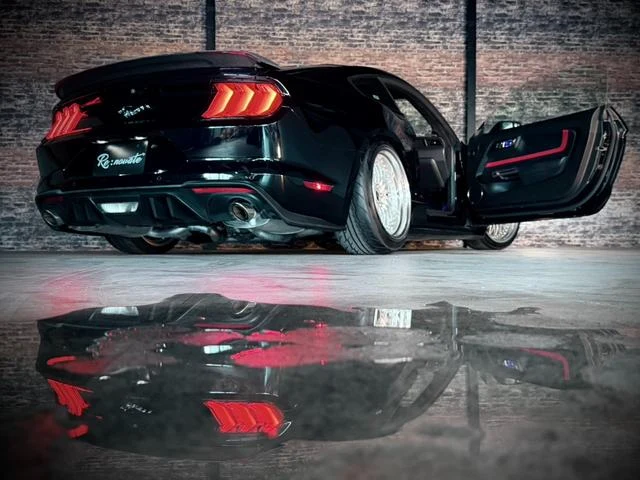 Ford MUSTANG 6