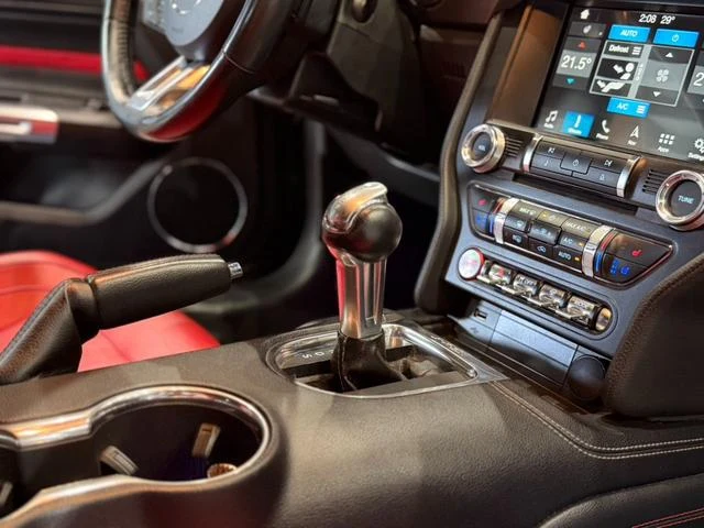 Ford MUSTANG 26