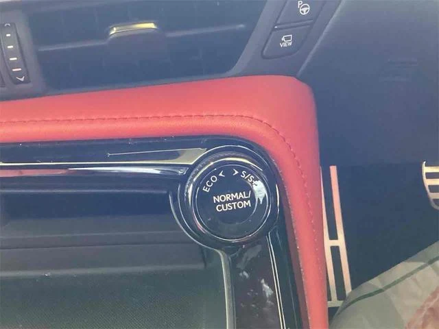 Lexus NX 13