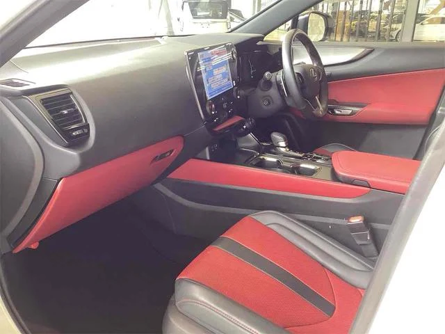 Lexus NX 52