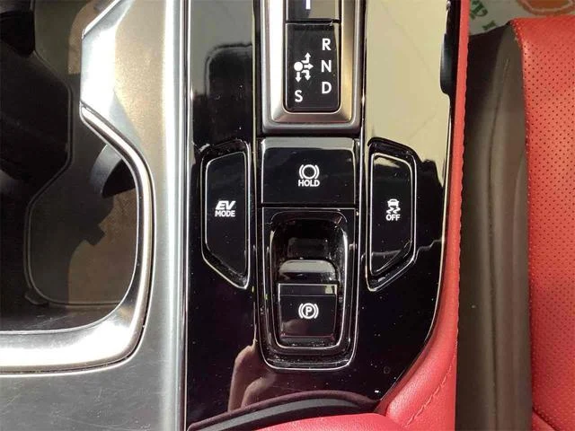 Lexus NX 39