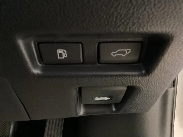 Lexus UX 9