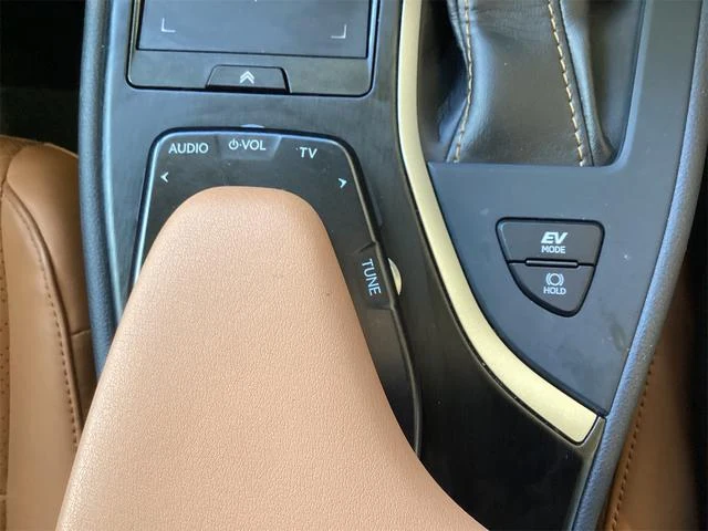 Lexus UX 53