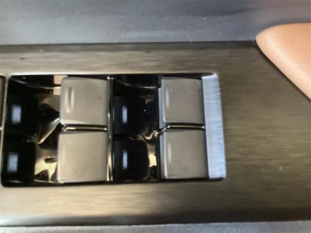 Lexus UX 56