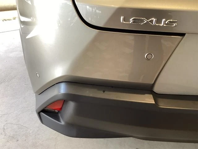 Lexus UX 33