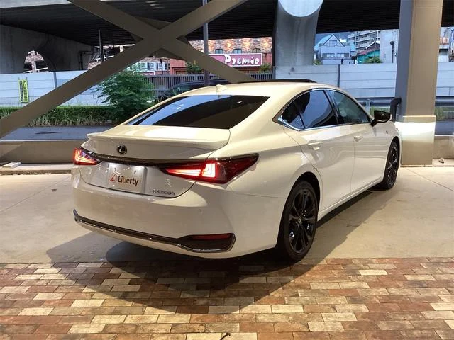 Lexus ES 13