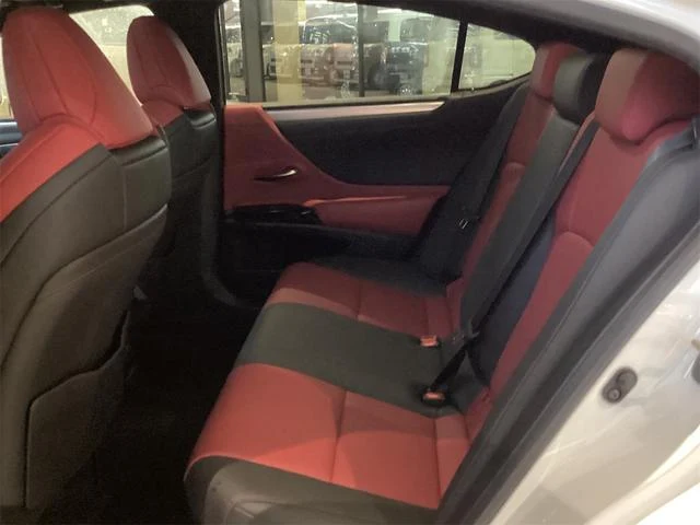 Lexus ES 38