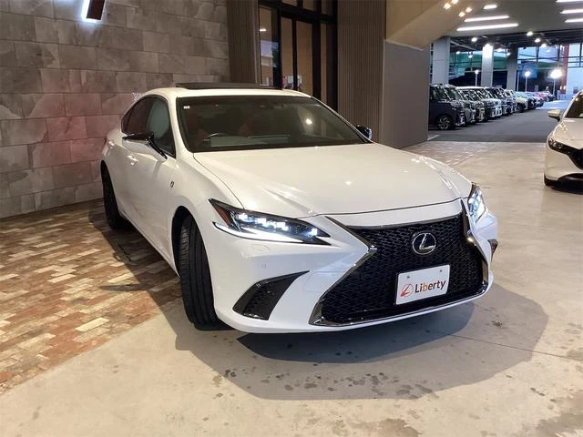 Lexus ES 11