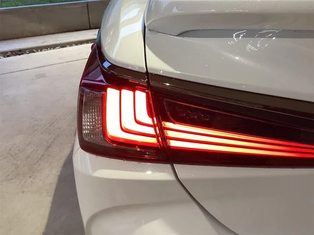Lexus ES 31