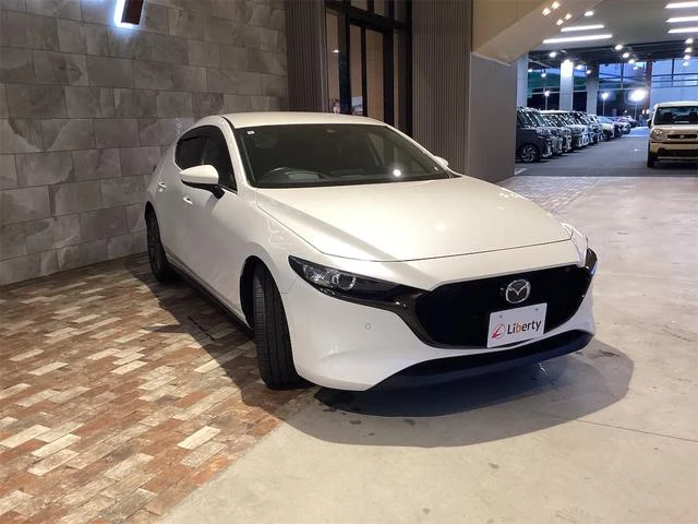 Mazda MAZDA3 11