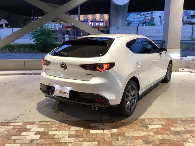 Mazda MAZDA3 13