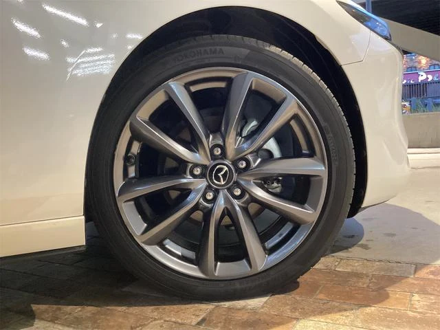 Mazda MAZDA3 18