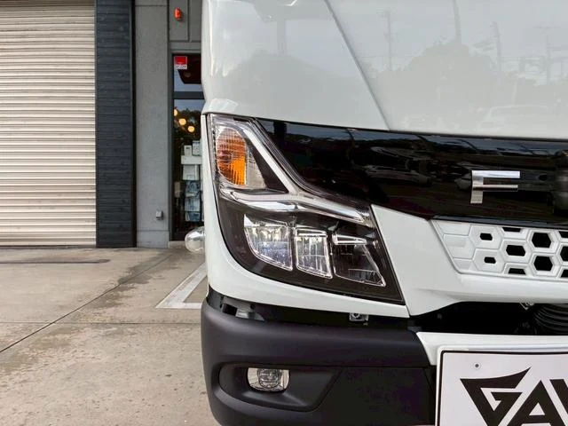 Mitsubishi Fuso CANTER 18