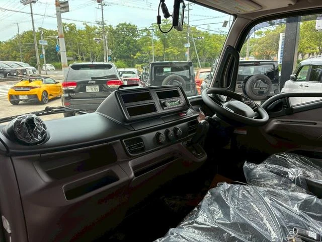Mitsubishi Fuso CANTER 31