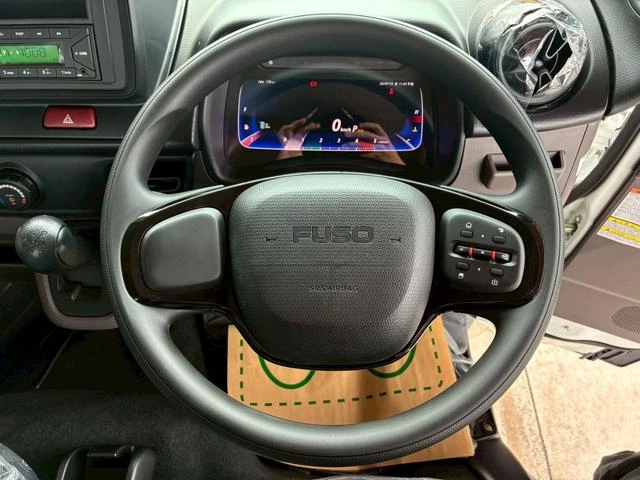 Mitsubishi Fuso CANTER 8