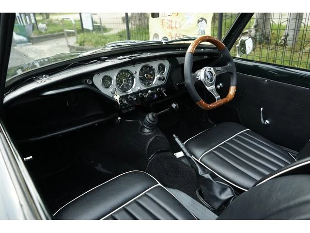 Triumph SPITFIRE 2