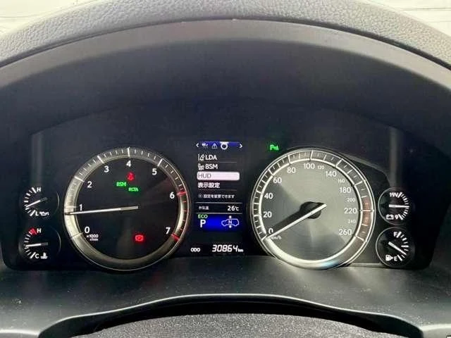 Lexus LX 13