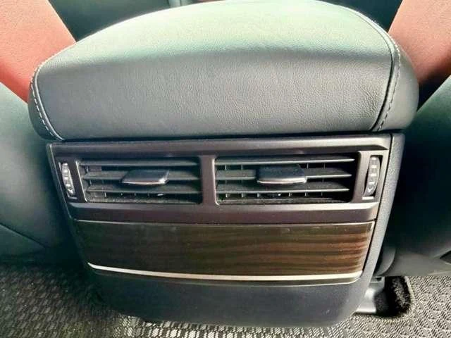 Lexus LX 22
