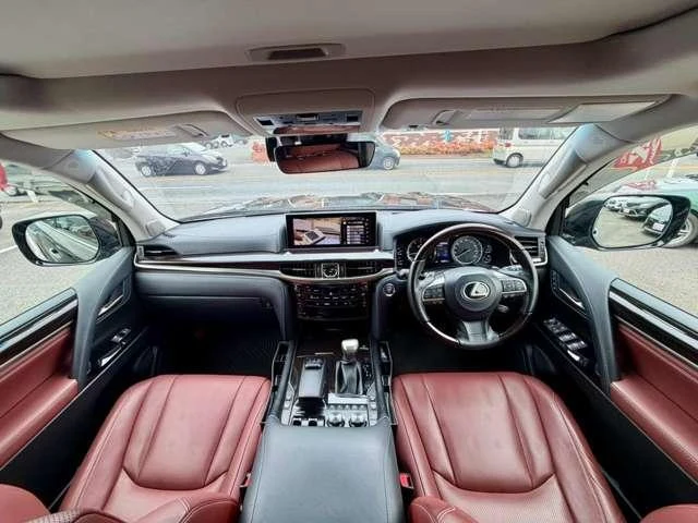 Lexus LX 2