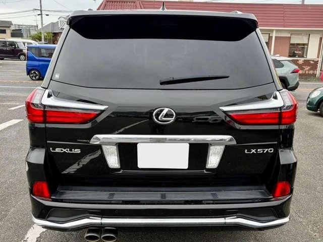 Lexus LX 46