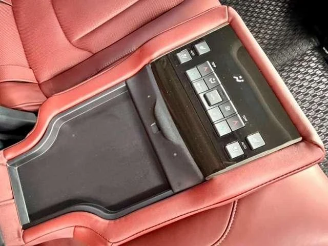 Lexus LX 23