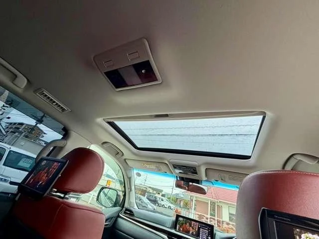 Lexus LX 36