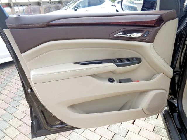Cadillac SRX 44