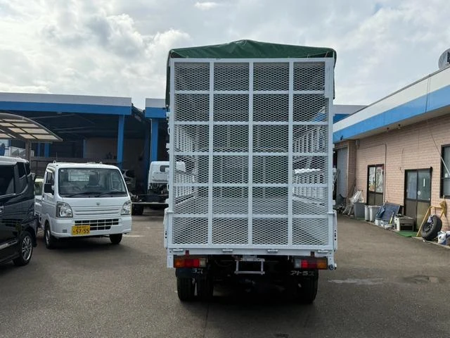 Mitsubishi Fuso CANTER 7