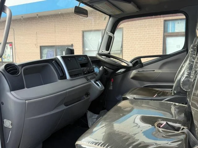 Mitsubishi Fuso CANTER 15