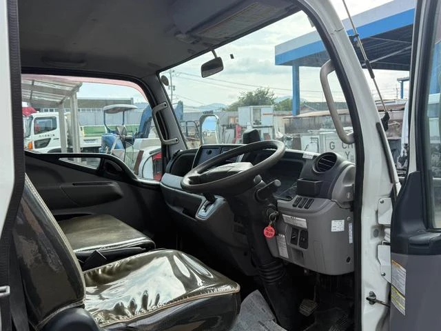 Mitsubishi Fuso CANTER 17