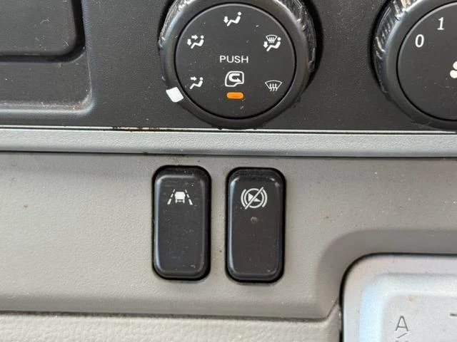 Mitsubishi Fuso CANTER 24