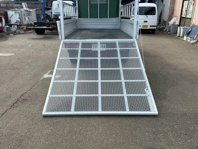 Mitsubishi Fuso CANTER 30