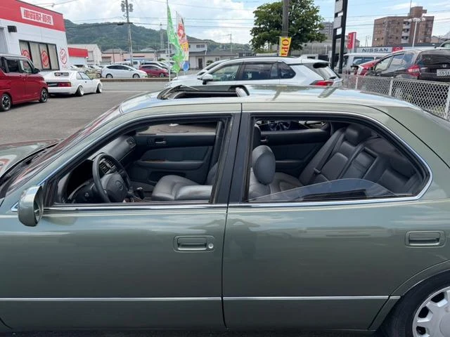 AMERICA LEXUS LS400 23